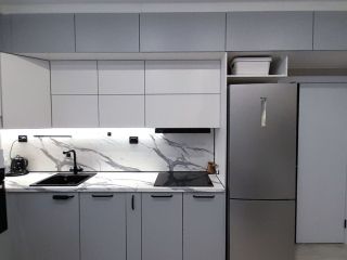 Продается двухкомнатная квартира евроремонт имеется охрана с мебелью фото 2 Краснодар