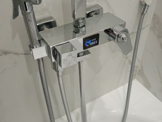 Продается двухкомнатная квартира евроремонт имеется охрана с мебелью фото 12 Краснодар