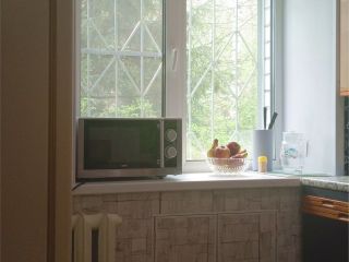 Продаю трехкомнатную квартиру косметический ремонт установлены пластиковые окна в центре города фото 4 Ярославль