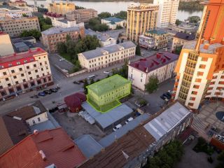 Продаю помещение свободного назначения на первой линии фото Омск