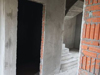 Продам кирпичный коттедж черновая отделка своя скважина с коммуникациями фото 9 КОЛАРОВО