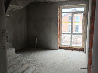 Продам кирпичный коттедж черновая отделка своя скважина с коммуникациями фото 10 КОЛАРОВО