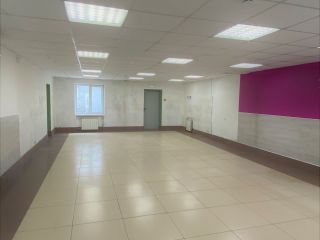 Сдаю торговую площадь видеонаблюдение отдельный вход фото Томск