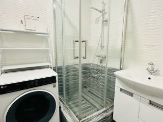 Продаю двухкомнатную квартиру ремонт по западным стандартам взрослый собственник с мебелью фото 9 Ростов-на-Дону