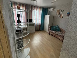 Продам студию взрослый собственник с мебелью фото Батайск