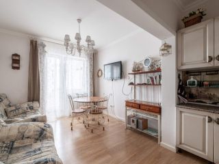 Продам двухкомнатную квартиру имеется охрана фото Сочи