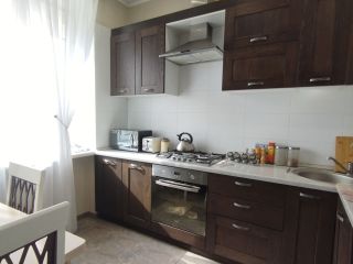 Продам 2 комнатную квартиру ремонт по авторскому проекту в центре города кирпичный фото Омск