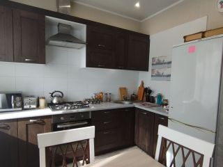 Продам 2 комнатную квартиру ремонт по авторскому проекту в центре города кирпичный фото 3 Омск