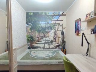 Продам 2 комнатную квартиру ремонт по авторскому проекту в центре города кирпичный фото 9 Омск