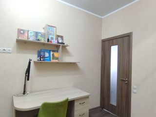 Продам 2 комнатную квартиру ремонт по авторскому проекту в центре города кирпичный фото 12 Омск