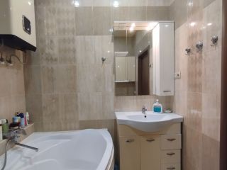 Продам 2 комнатную квартиру ремонт по авторскому проекту в центре города кирпичный фото 18 Омск