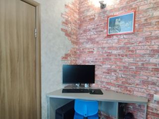 Продам 2 комнатную квартиру ремонт по авторскому проекту в центре города кирпичный фото 19 Омск