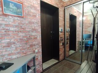 Продам 2 комнатную квартиру ремонт по авторскому проекту в центре города кирпичный фото 21 Омск