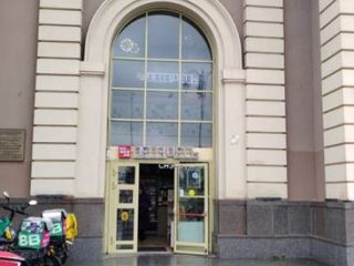 Сдам помещение под магазин на первой линии фото 4 Москва