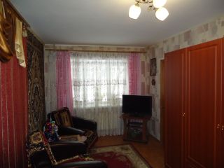 Продаю 2 комнатную квартиру косметический ремонт установлены пластиковые окна новые трубы фото 2 Саратов