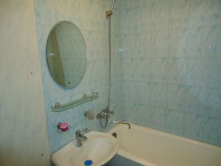 Продаю 2 комнатную квартиру косметический ремонт установлены пластиковые окна новые трубы фото 11 Саратов