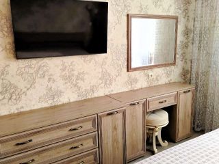 Продаю двушку ремонт по западным стандартам удобное расположение с мебелью фото 4 Магнитогорск