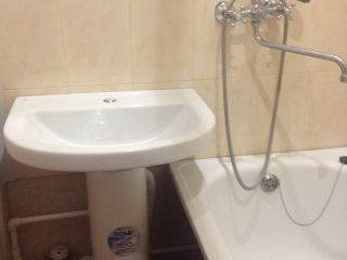 Сдам двушку косметический ремонт на длительный срок в центре города фото 3 Валуйки