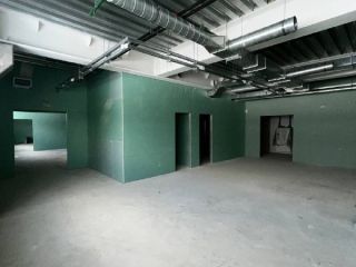 Сдаю складское помещение без посредников подключена канализация фото 5 Хабаровск