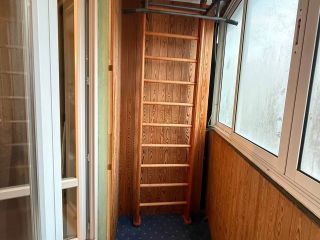 Продаю двушку установлены натяжные потолки евроремонт фото 6 Москва