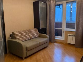 Продаю двушку установлены натяжные потолки евроремонт фото 8 Москва