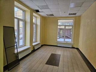 Продается помещение свободного назначения свободного назначения фото Тюмень