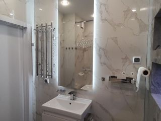 Продаю 2 комнатную квартиру евроремонт имеется охрана взрослый собственник фото 9 Краснодар