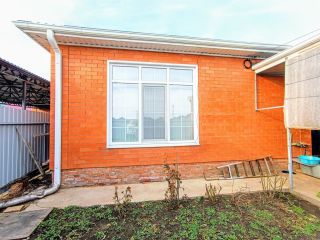 Продам кирпичный дом подключена канализация установлены натяжные потолки фото Выселки