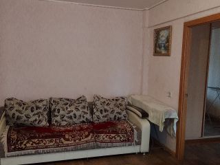 Продаю двушку косметический ремонт с мебелью пластиковые окна фото 4 Красноярск