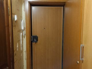 Продаю двушку косметический ремонт с мебелью пластиковые окна фото 7 Красноярск