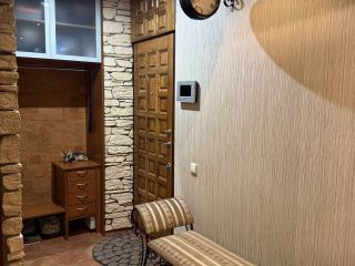 Продается двухкомнатная квартира установлены натяжные потолки с мебелью фото 2 Москва