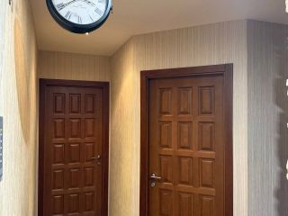 Продается двухкомнатная квартира установлены натяжные потолки с мебелью фото 3 Москва