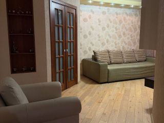 Продается двухкомнатная квартира установлены натяжные потолки с мебелью фото 5 Москва