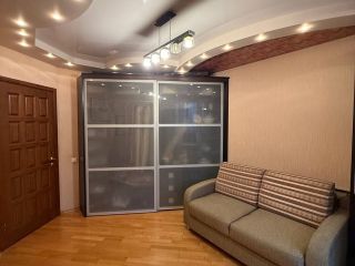 Продается двухкомнатная квартира установлены натяжные потолки с мебелью фото 7 Москва