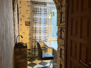 Продается двухкомнатная квартира установлены натяжные потолки с мебелью фото 12 Москва