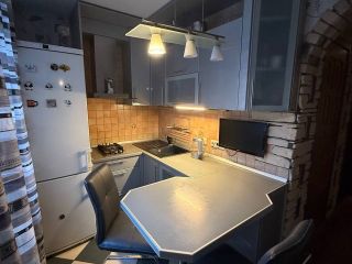 Продается двухкомнатная квартира установлены натяжные потолки с мебелью фото 13 Москва