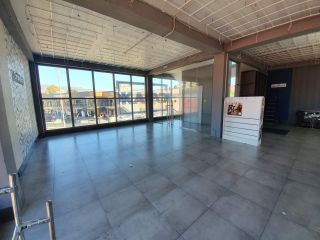 Сдам магазин панорамные окна есть электричество фото 8 Сочи