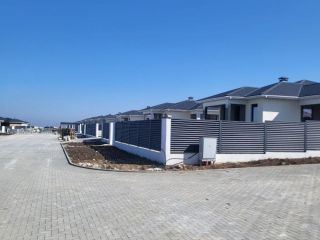 Продаю кирпичный дом с коммуникациями под индивидуальное жилищное строительство фото 2 Симферополь