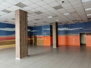 Сдаю нежилое помещение косметический ремонт имеется охрана подключена канализация фото 2 Красноярск