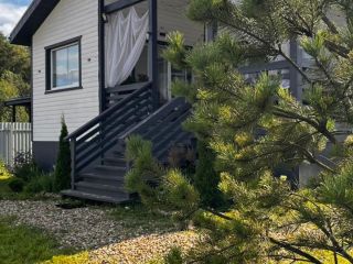 Продается деревянный коттедж документы на руках с мебелью фото Химки