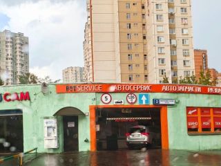 Продаю монолитный гараж возможен торг удобный заезд фото Москва