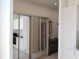 Сдам студию имеется охрана с мебелью фото 6 Москва