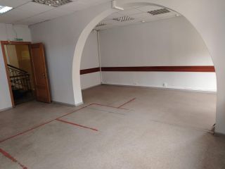 Продаю помещение свободного назначения в неплохом состоянии в центре города фото 9 Гуково