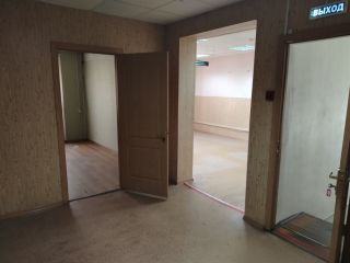 Продаю помещение свободного назначения в неплохом состоянии в центре города фото 12 Гуково