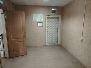 Продаю помещение свободного назначения в неплохом состоянии в центре города фото 13 Гуково