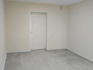 Сдаю офисное помещение пластиковые окна имеется охрана фото Москва