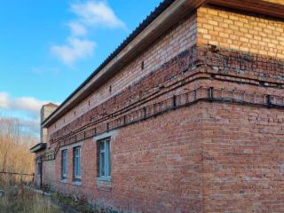 Продаю нежилое помещение асфальтная дорога подключена канализация фото Вуктыл