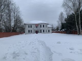 Продаю кирпичный дом с коммуникациями фото Москва