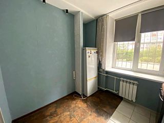Продаю однушку косметический ремонт с мебелью сухой погреб фото 2 Омск