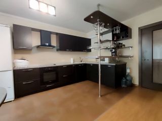 Продаю 3 комнатную квартиру шикарный ремонт от собственника с мебелью фото 8 Краснодар